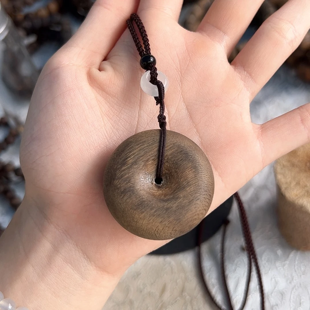 沉香碎屑沉香沉香平安扣海南老料多样性发一