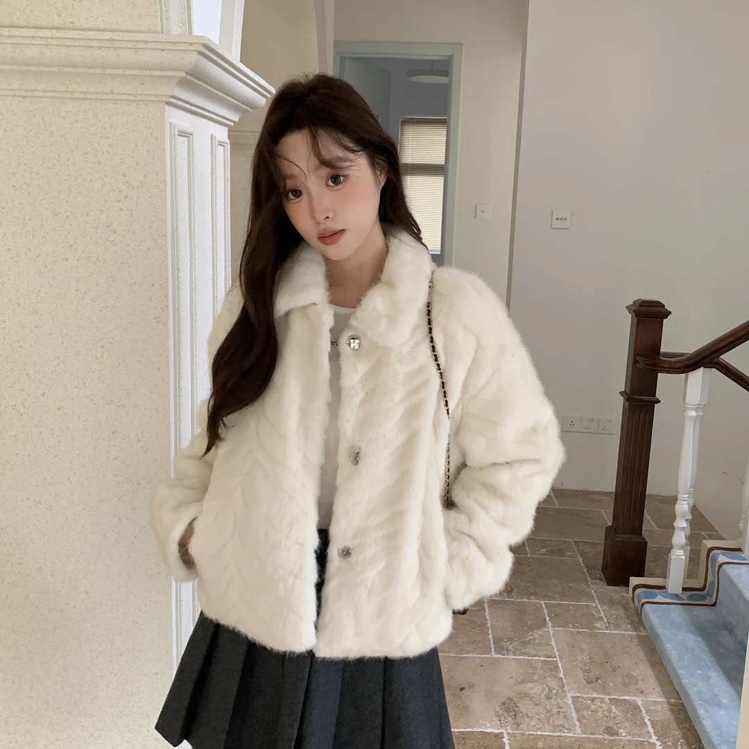 2025冬季新款皮毛一体仿羽绒短款外套气质时尚百搭保暖上衣女