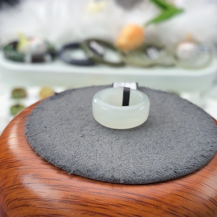 和田玉（糖玉）未镶嵌戒指b51冰白圆切16.1不退换