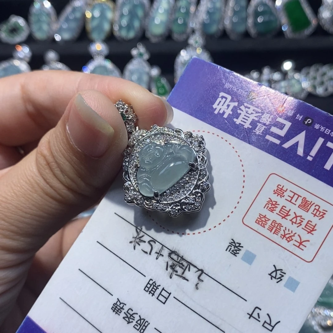 翡翠颈饰未镶嵌翡翠