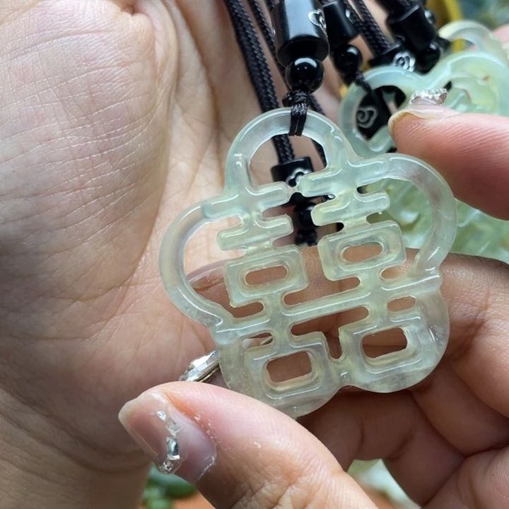 蛇纹石玉未镶嵌吊坠