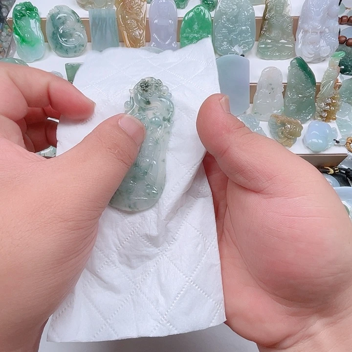 韩***泽吊坠(不含链)未镶嵌翡翠