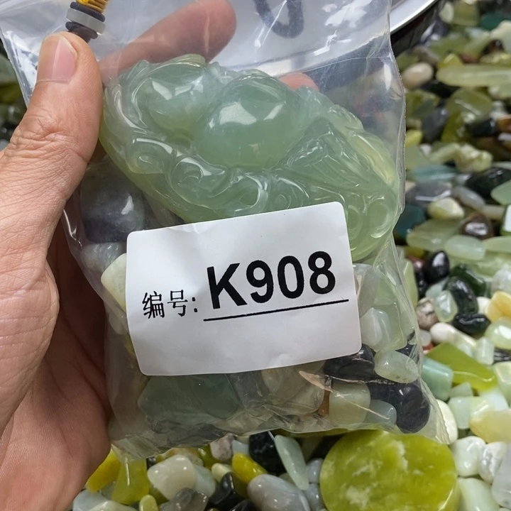 蛇纹石玉鱼缸石未镶嵌