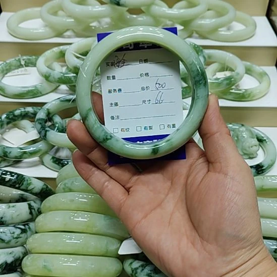 安***套透闪石-蛇纹石玉未镶嵌手镯