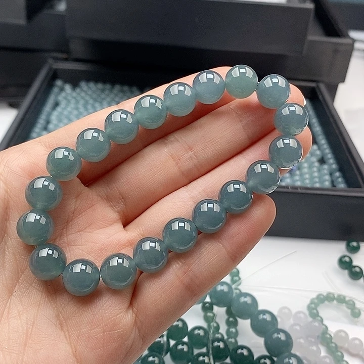 未镶嵌手链翡翠一****?