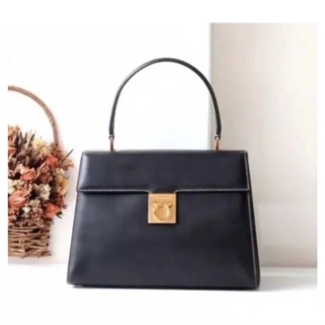 95新 FERRAGAMO/菲拉格慕 菲拉格慕斜挎包8815