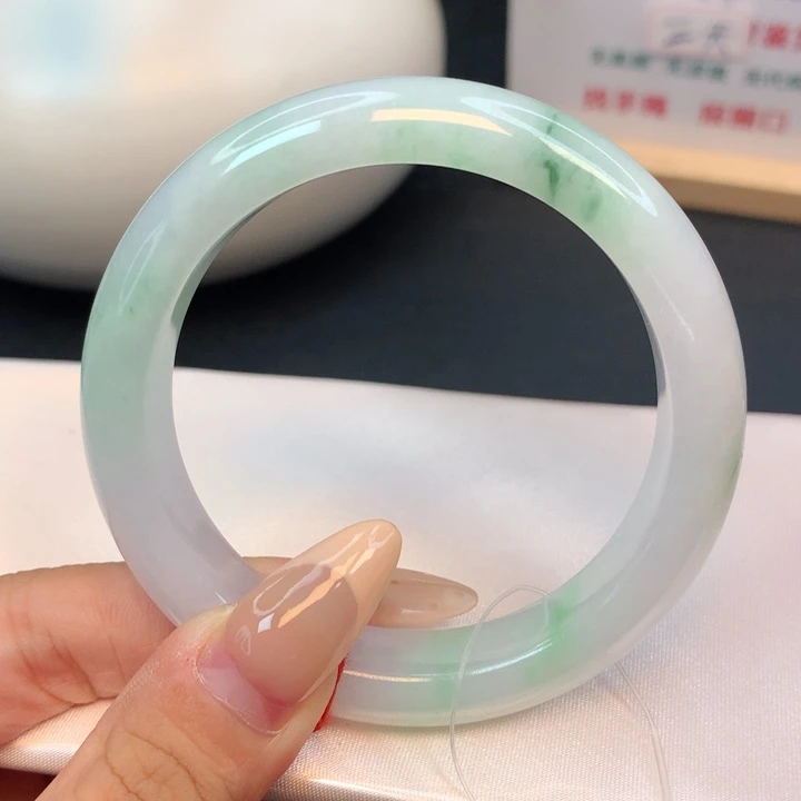 未镶嵌手镯翡翠23