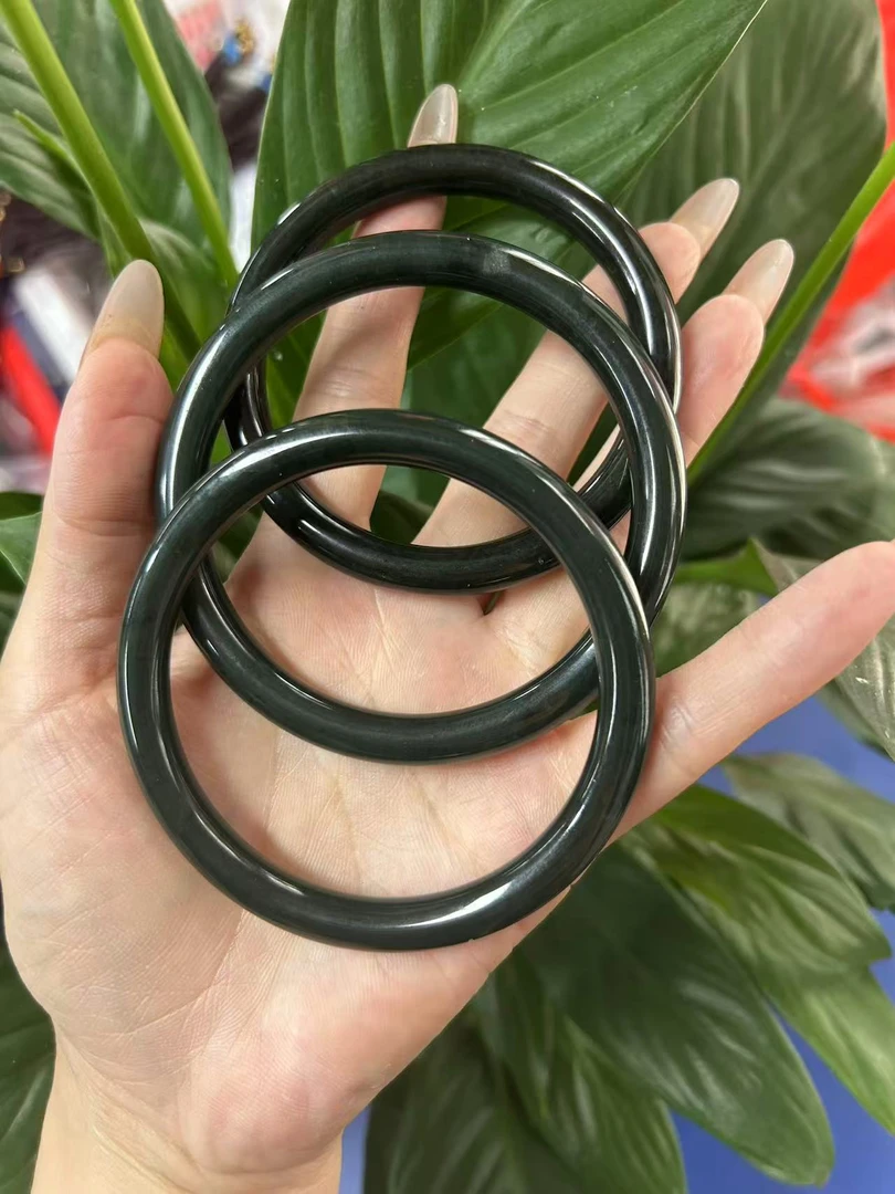 D160 天然和田玉青玉美人条手镯 拍一发一多样性发其一