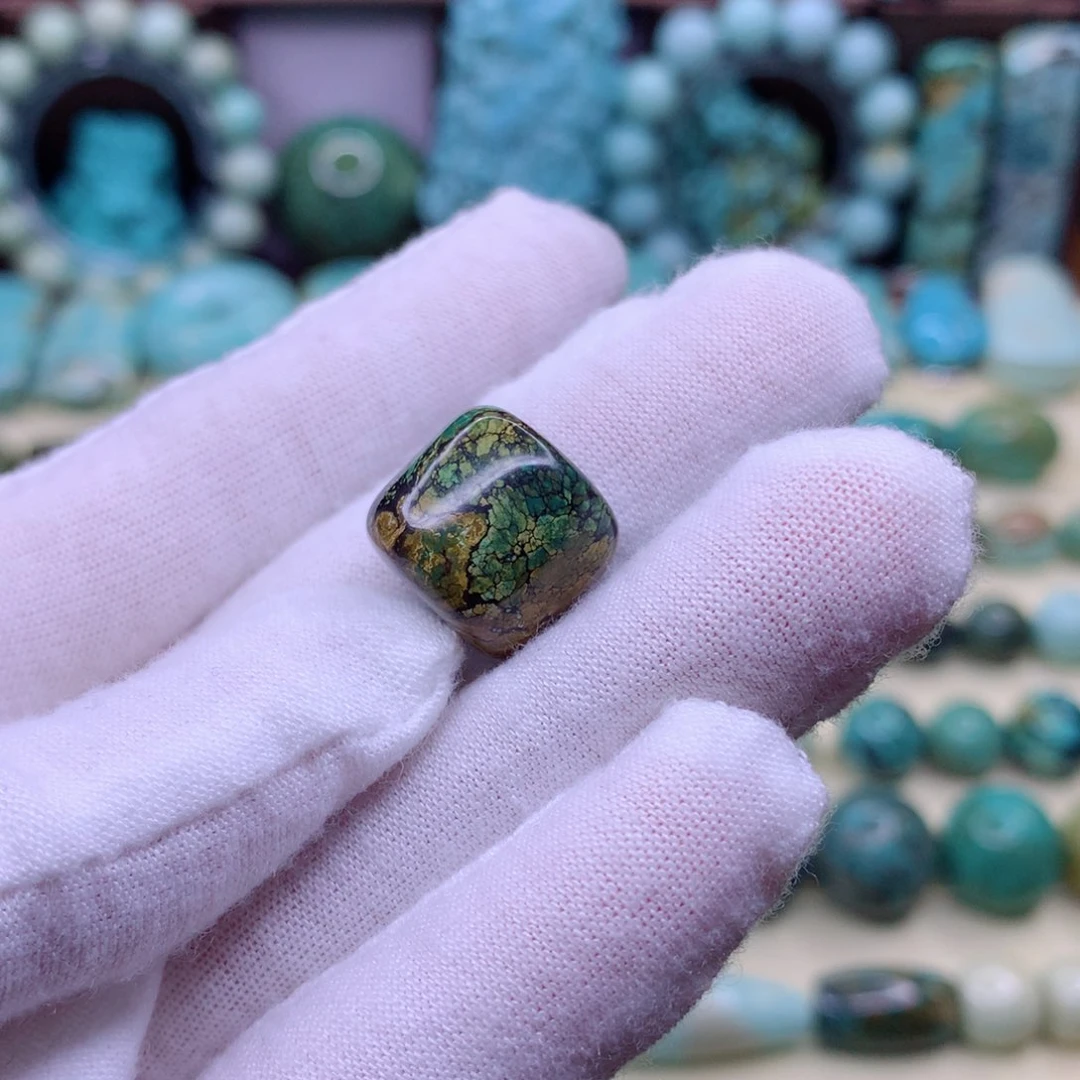 绿松石颈饰未镶嵌清*