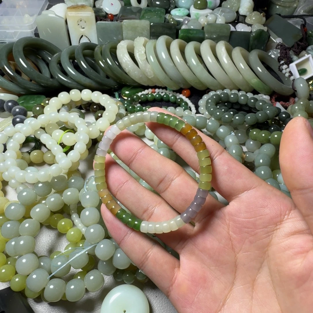 和田玉未镶嵌手串