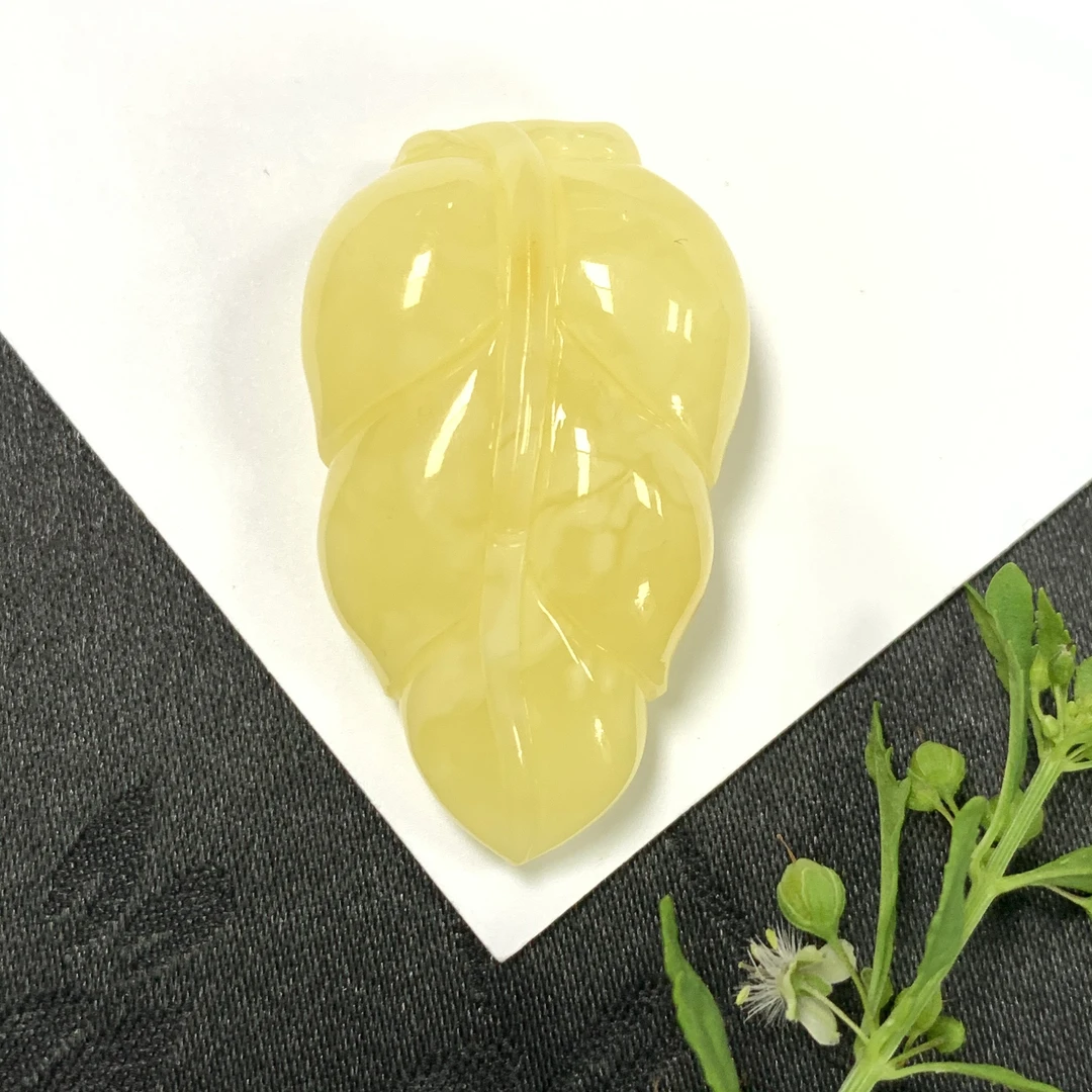 「戴琴珠宝」Z791-蜜蜡雕刻件吊坠（多样性发其一）