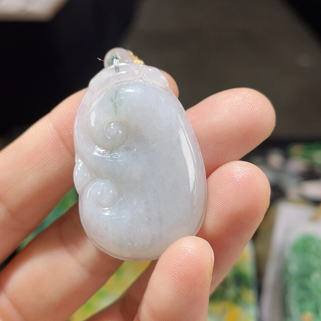 颈饰未镶嵌翡翠一个
