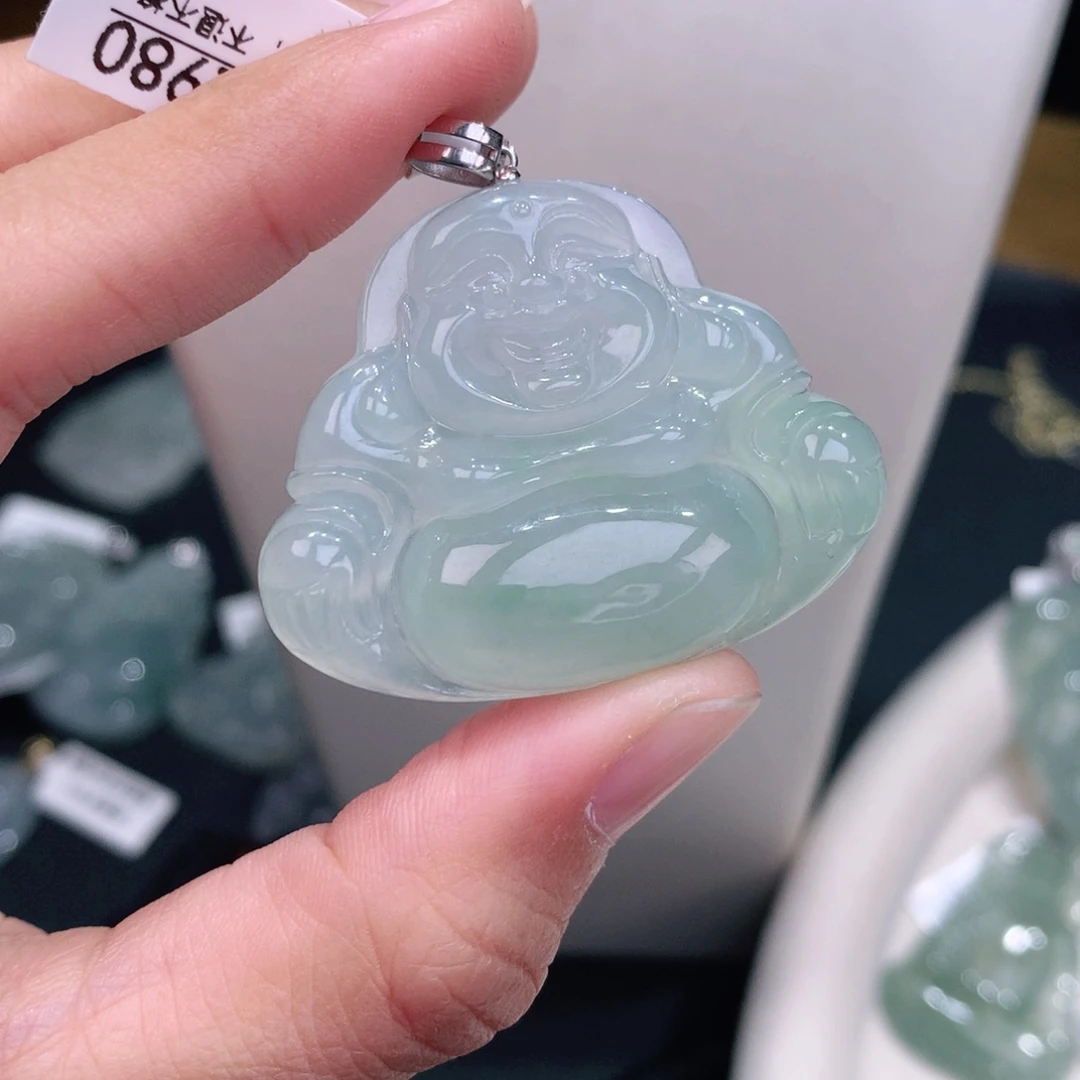 颈饰18K金镶嵌翡翠冰胶晴底大佛公