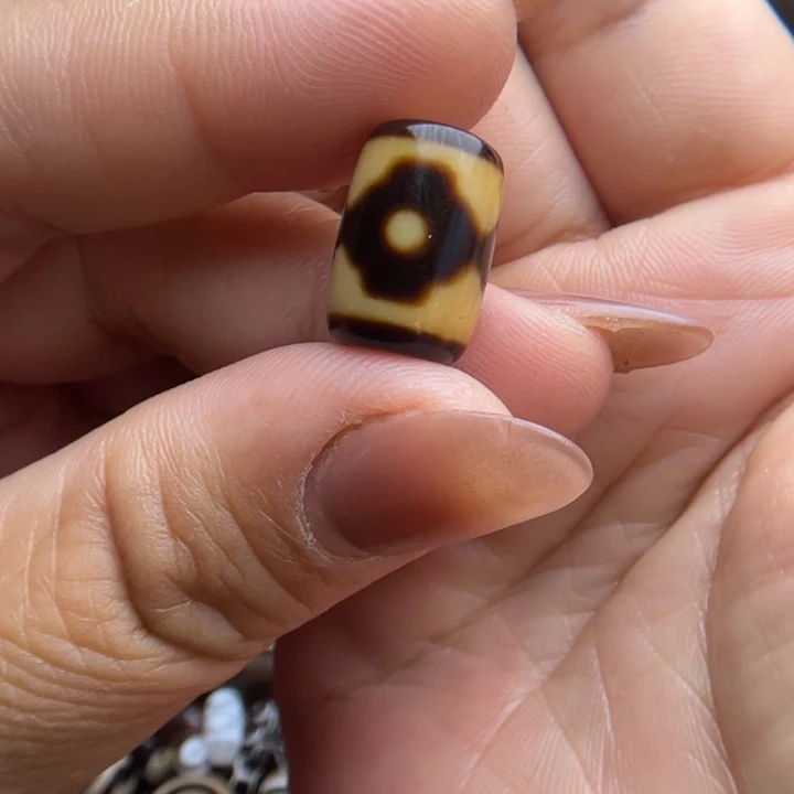 阿***骨玛瑙/玉髓（覆膜）散珠