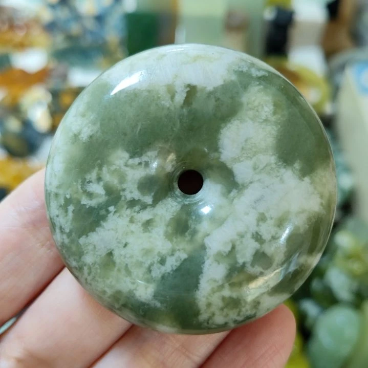 岫玉未镶嵌平安扣