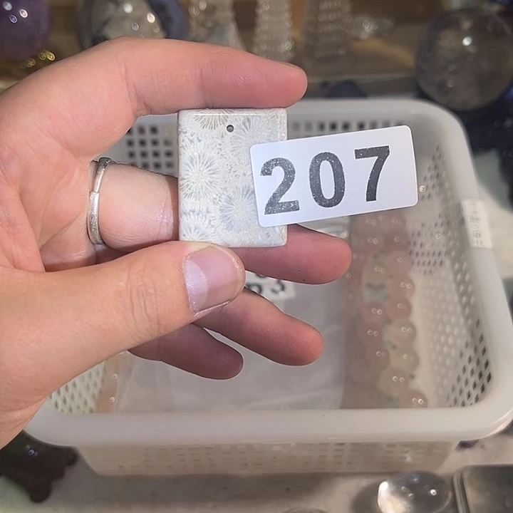 未镶嵌水晶大型摆件（非配饰）