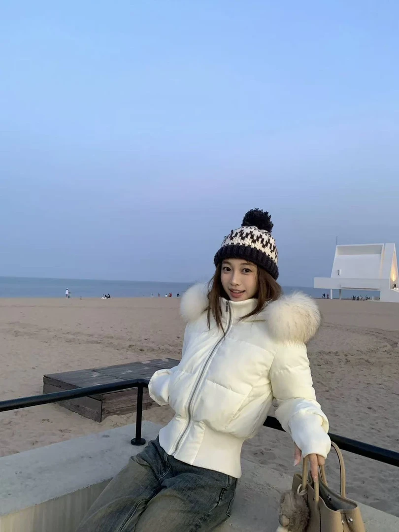 周壹 EEONE10.15/10:00am 韩女日记 可拆真毛领 绒内胆收腰羽绒服