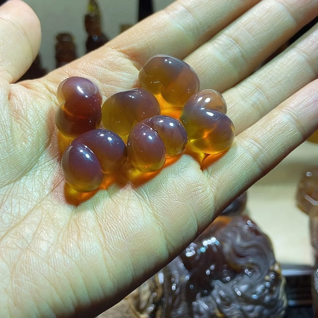 琥珀颈饰未镶嵌屁桃