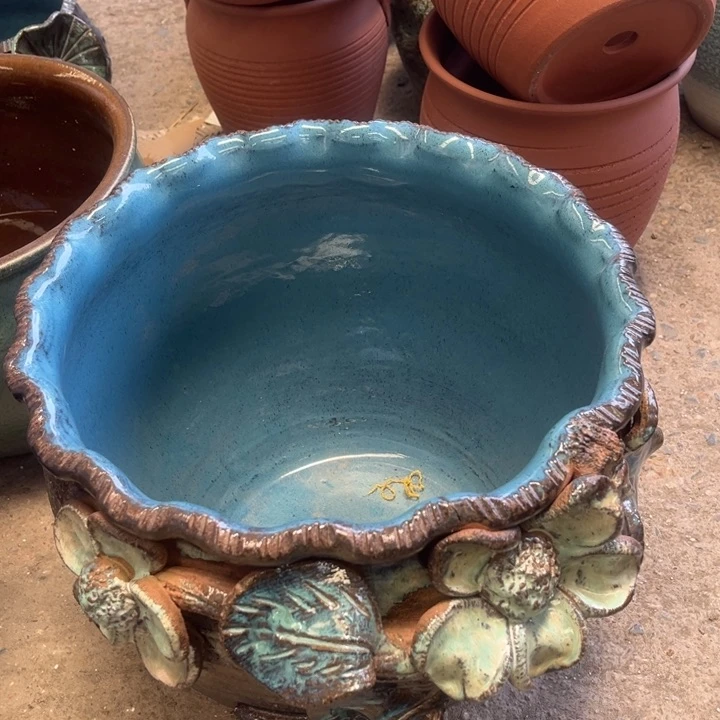 高28 口32。       无孔