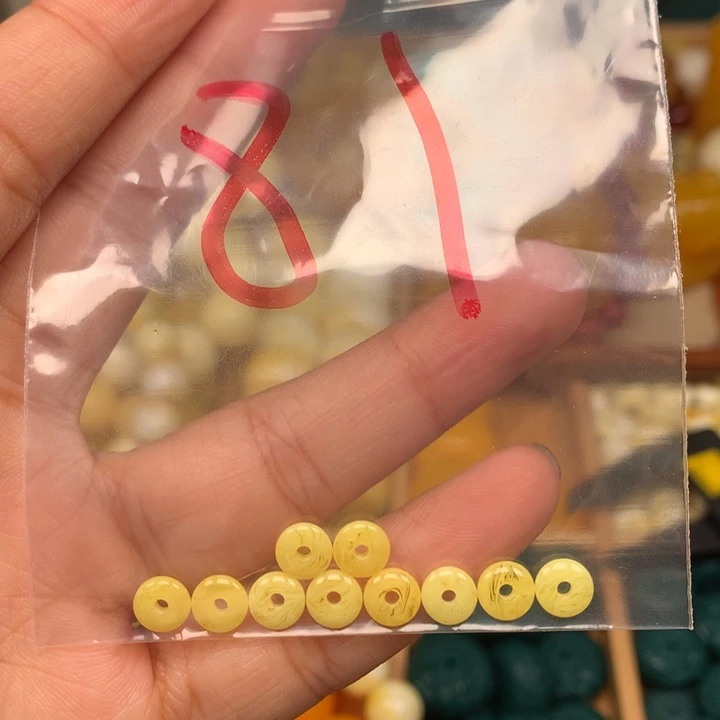 非金属仿琥珀配饰81卡6