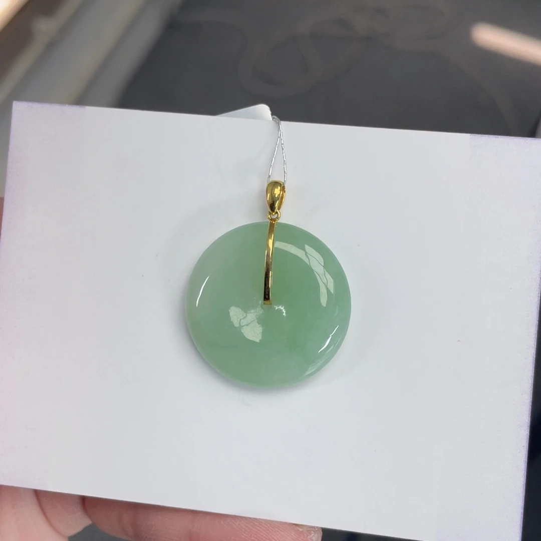 翡翠颈饰18K金镶嵌平安扣