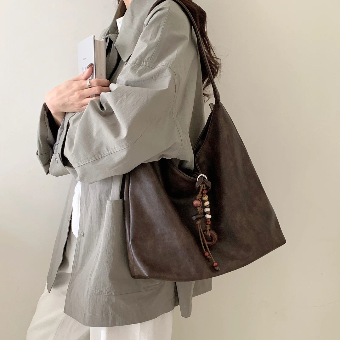 竹笋喵喵 复古纹理感大容量单肩包女2025秋冬通勤慵懒腋下托特包