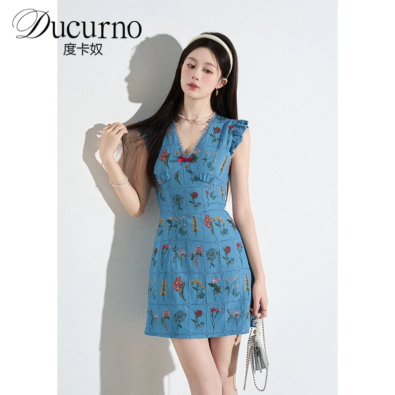 设计感复古蓝色飞飞袖v领连衣裙女2025夏季高级感收腰绝美a字裙子