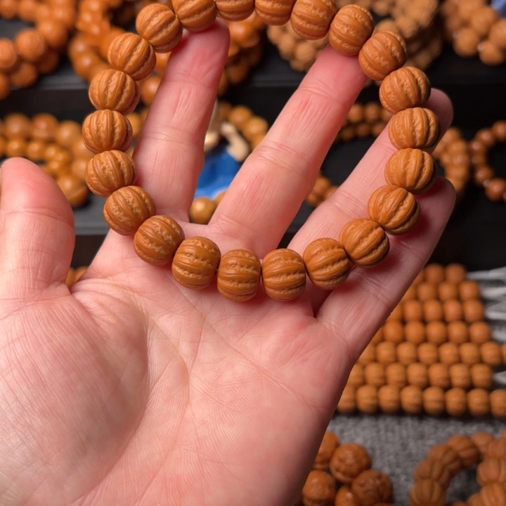 罗***O猴头核桃吊坠去兔自我为中心