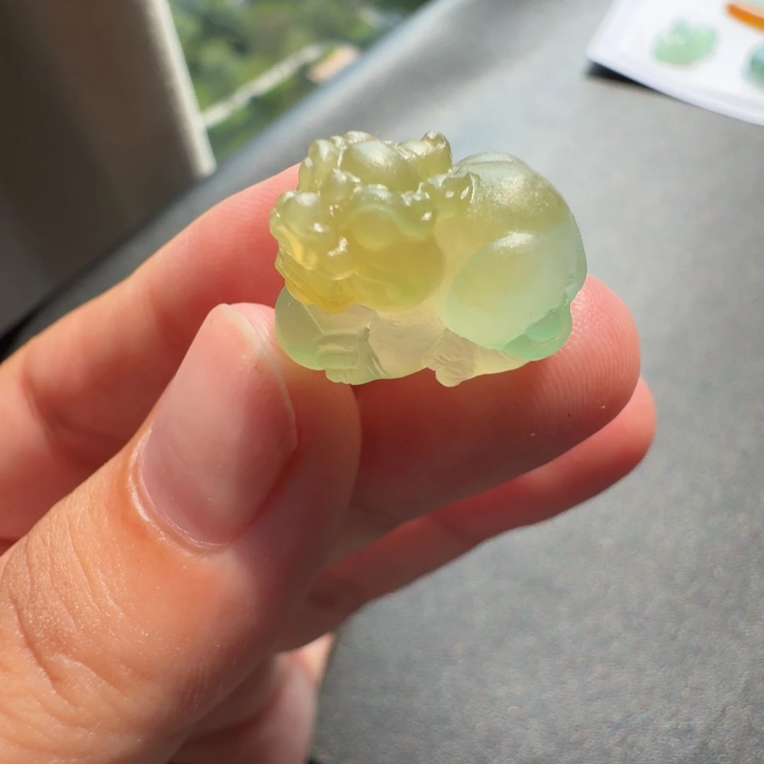 定制翡翠未镶嵌冰种黄加绿貔貅