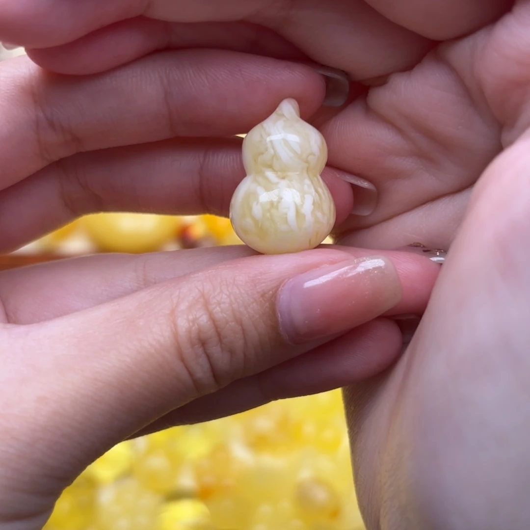 琥珀未镶嵌裸石31号