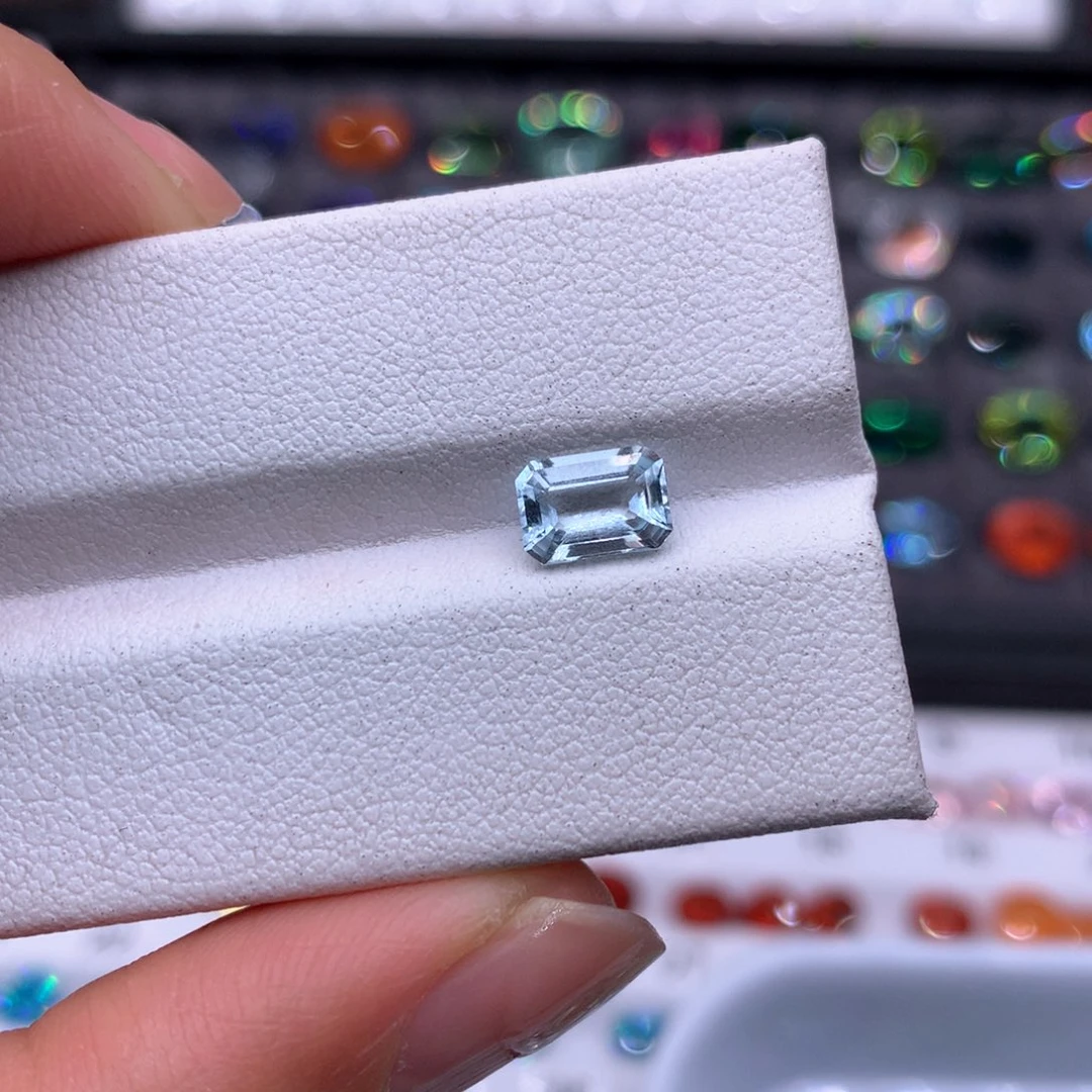 海蓝宝石裸石未镶嵌多样化定制，不退换