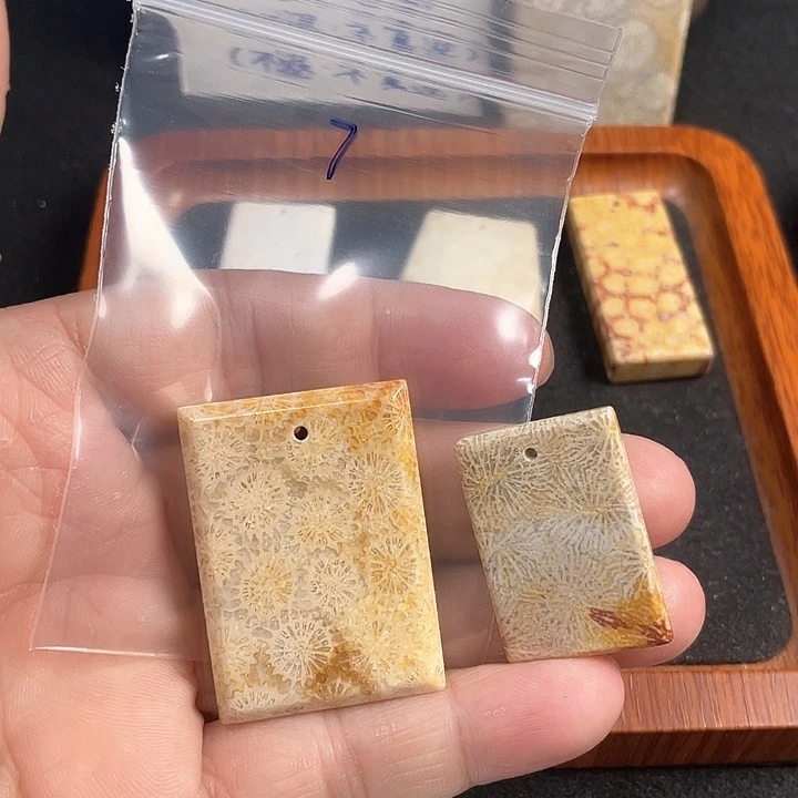 硅化珊瑚（珊瑚玉）吊坠(不含链)未镶嵌L***理