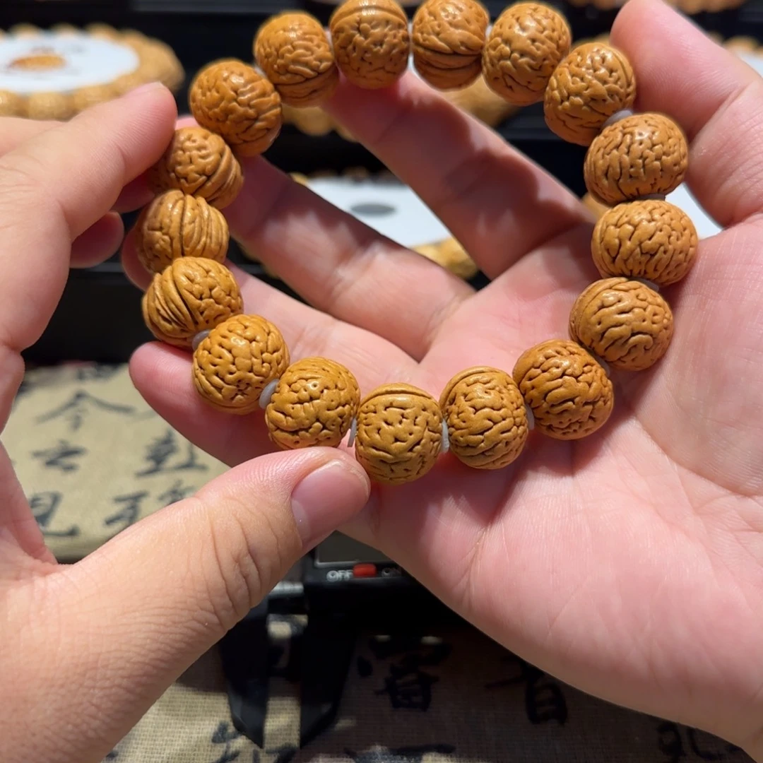 小***鱼吊坠桃核精品桃核