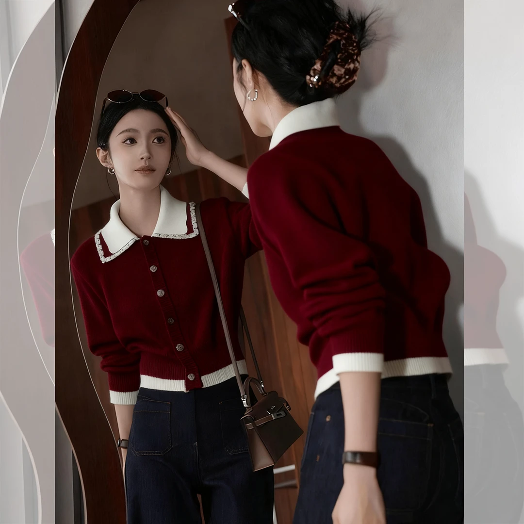 复古酒红色翻领长袖针织开衫女2025秋冬新款减龄显白短款绝美上衣