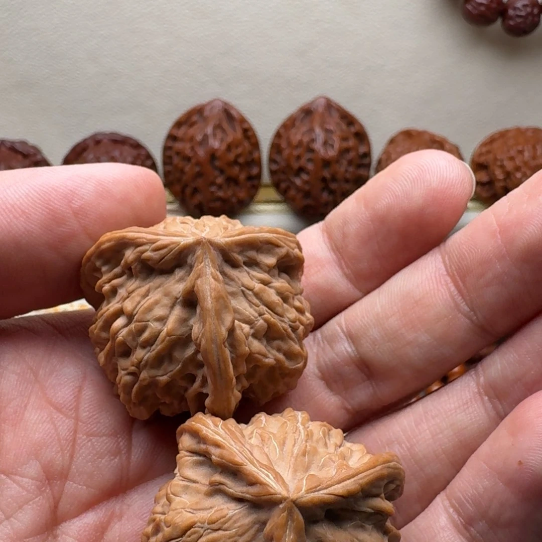 桃核把件云****刷盘山三棱35