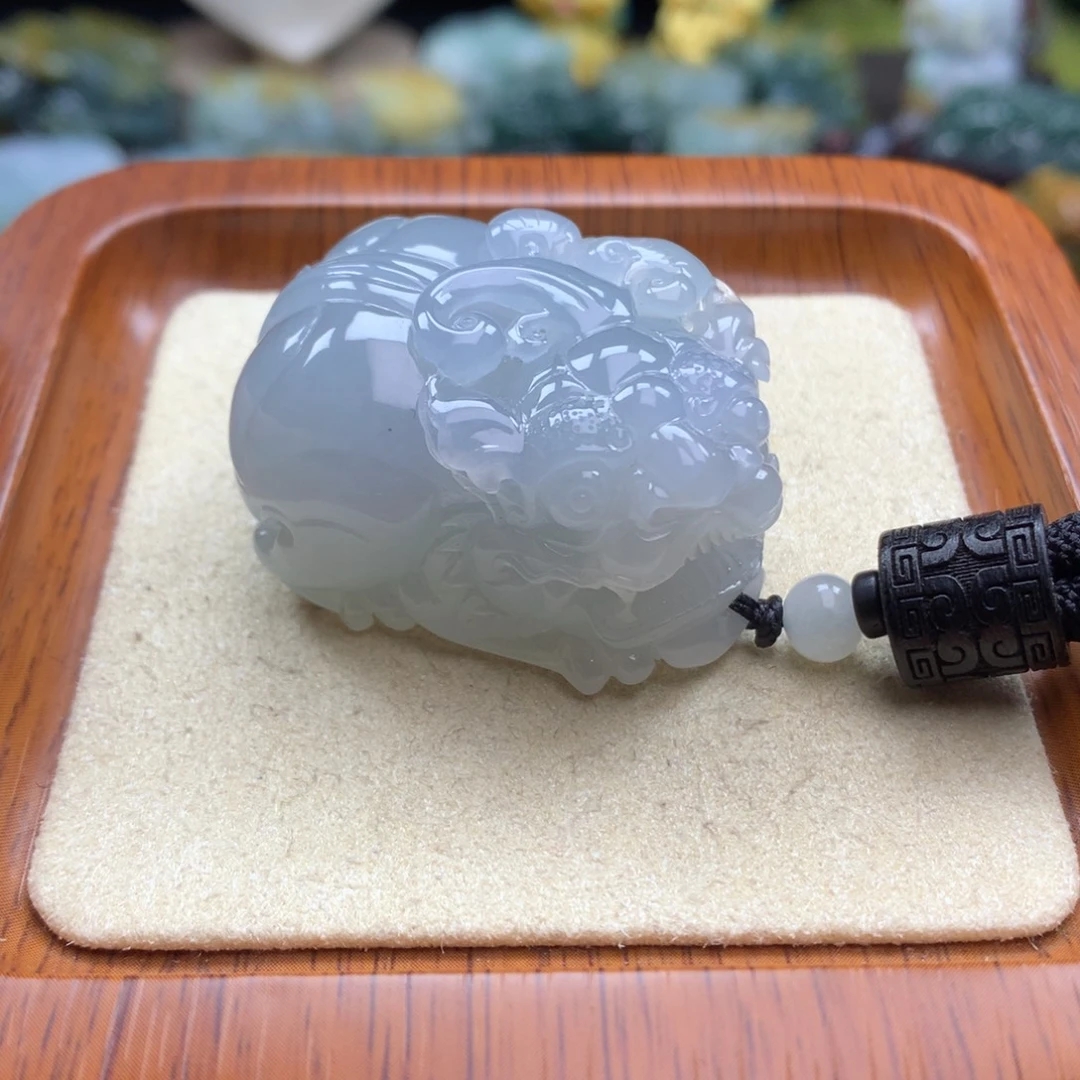 翡翠未镶嵌颈饰31