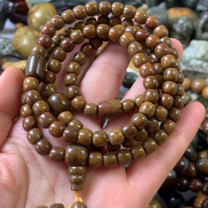 未镶嵌岫岩河磨玉（透闪石质玉）挂件