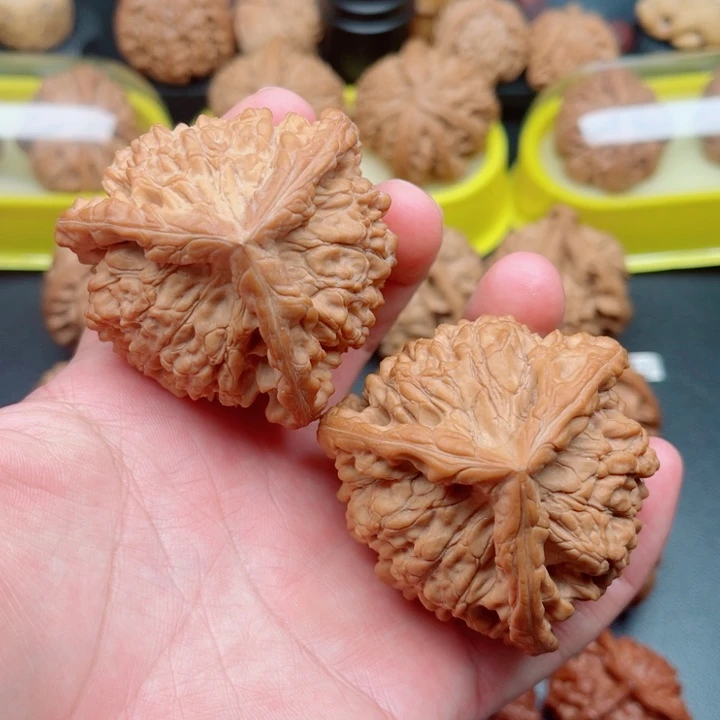 吊坠文玩核桃麒麟纹粗筋官帽三棱奔53×53×52