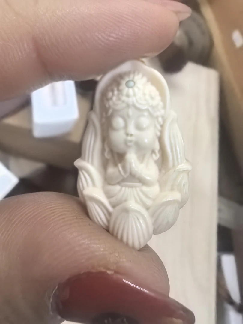 猛犸牙度母雕刻精致设计独特6010