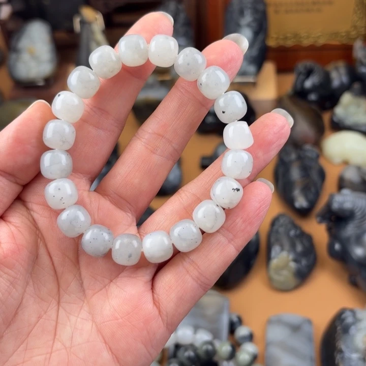 嘟***嘟和田玉未镶嵌颈饰