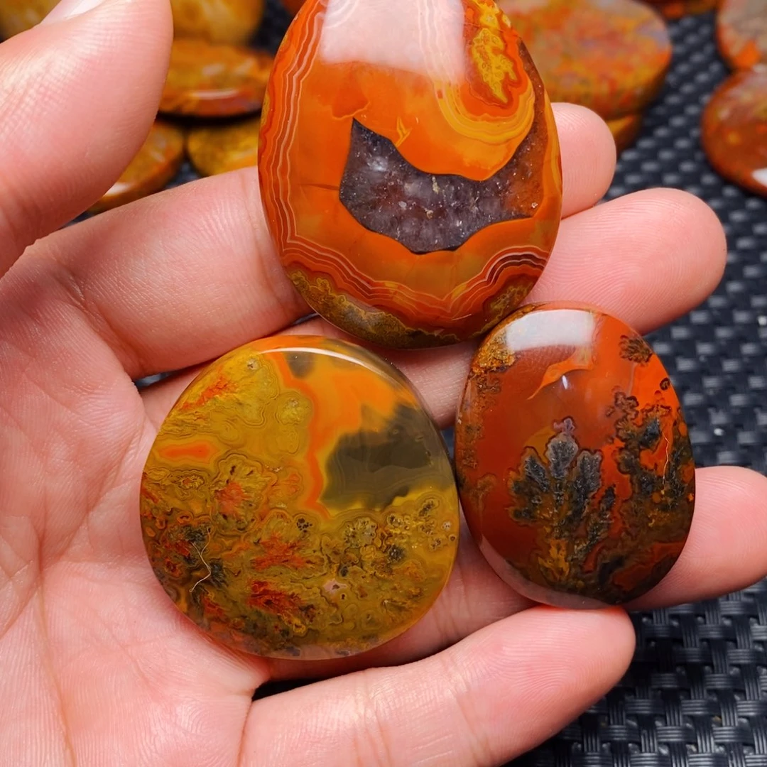 未镶嵌颈饰玛瑙/玉髓慕***?