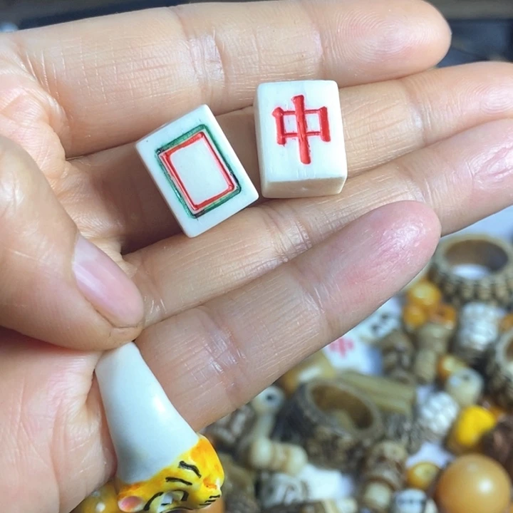 配饰驼骨雕刻一对出