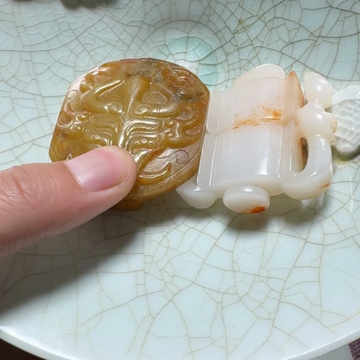 用***0瓷片双鱼青瓷开片大碗
