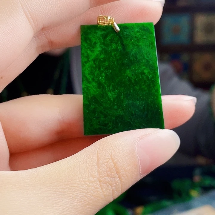 翡翠18K金镶嵌颈饰多样性