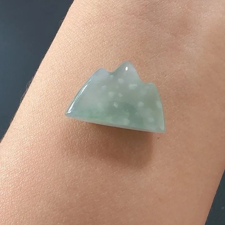 翡翠颈饰18K金镶嵌自己的靠山L