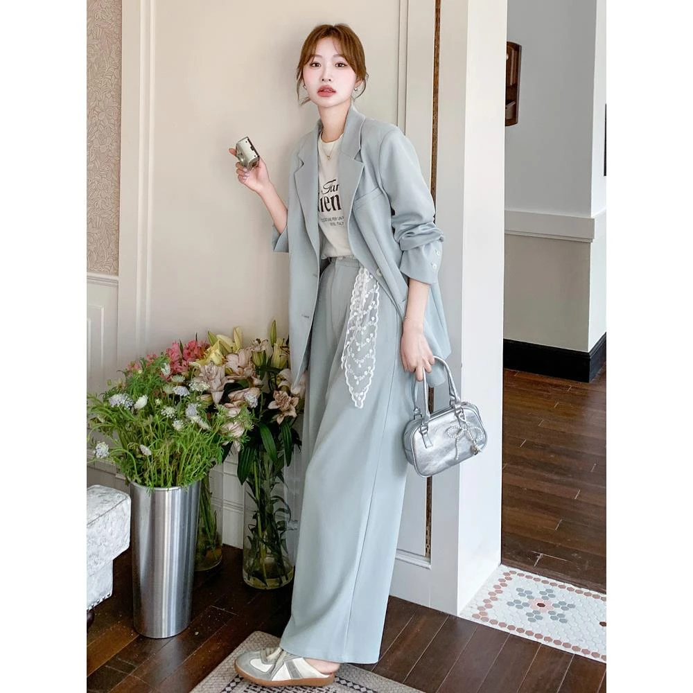 高级松弛感穿搭休闲浅蓝色西装套装女2025春季新款西服长裤两件套