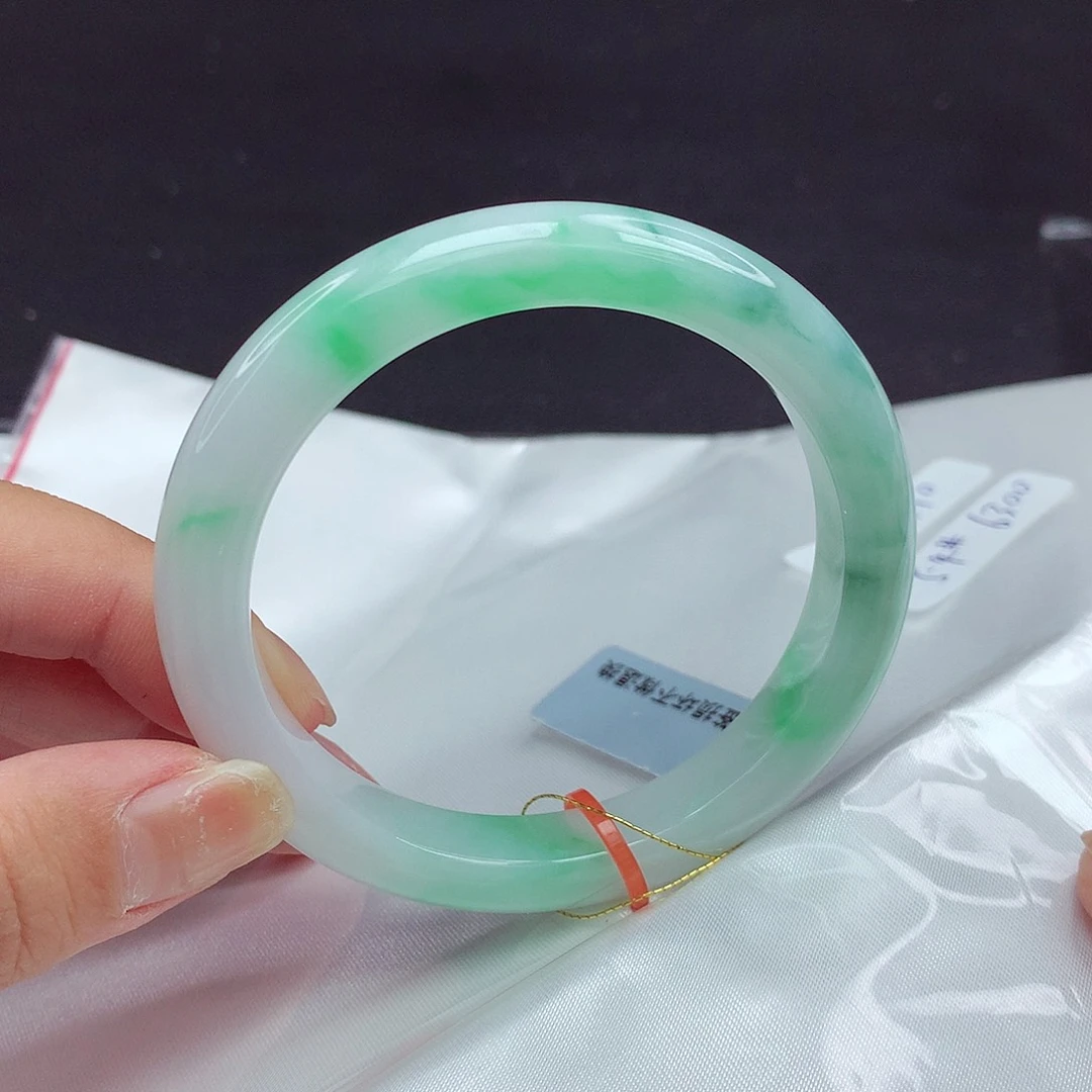 翡翠手镯未镶嵌54圈310