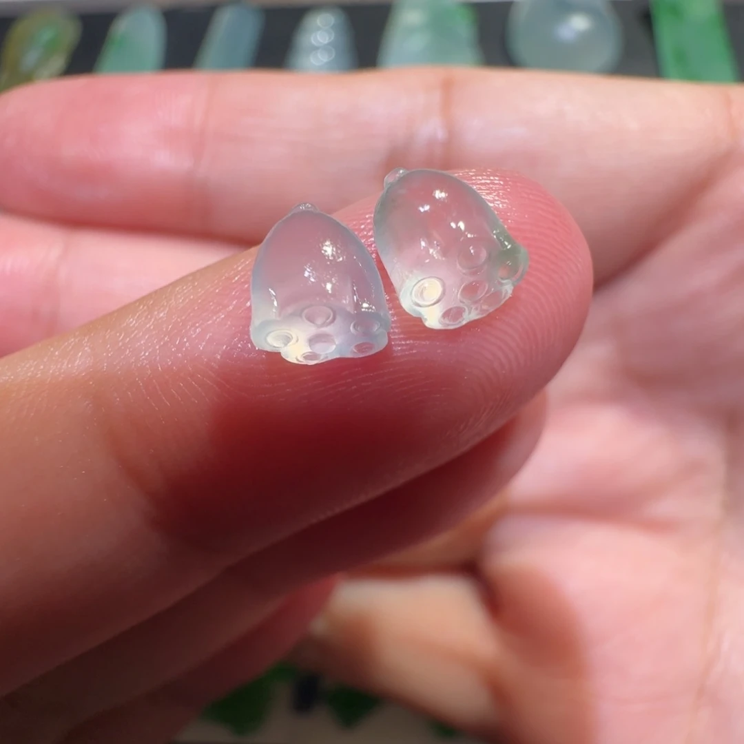 定制翡翠未镶嵌高冰一对莲蓬