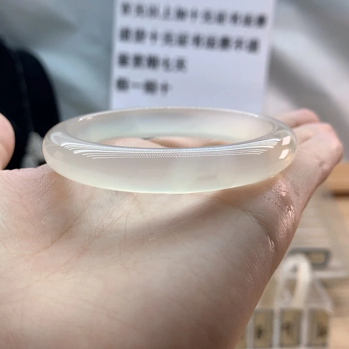玛瑙/玉髓手镯未镶嵌i*.