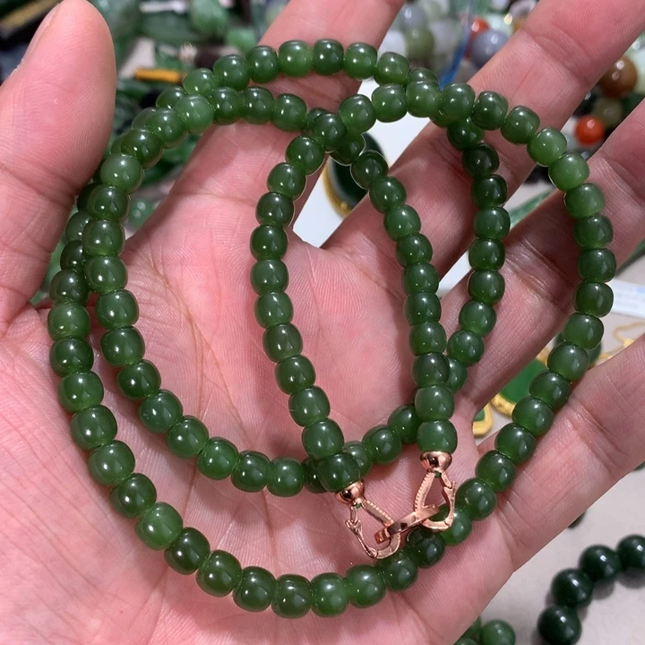 和田玉（碧玉）颈饰未镶嵌玉*意